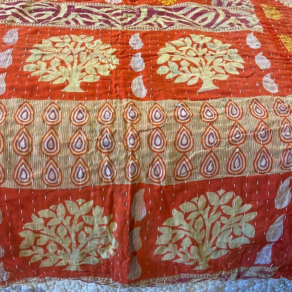 Beautiful recycled Kantha throws hand quilted, recycled, one of a kind. - Picture 3 of 8